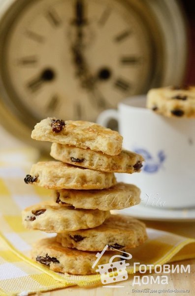 Печенье с изюмом и правила английского чаепития фото к рецепту 4