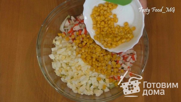 Салат из крабовых палочек и пекинской капусты фото к рецепту 9