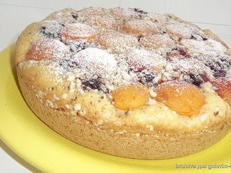 Ореховый пирог с абрикосами