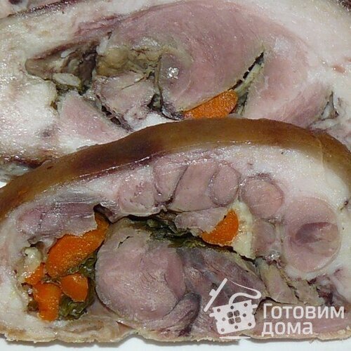 Фаршированная свиная рулька