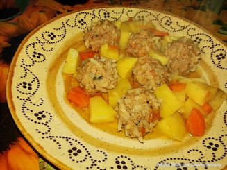 Юварлакя коккинисто (тефтели в соусе)