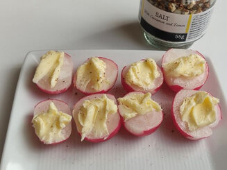 Закуска из редиски с маслом