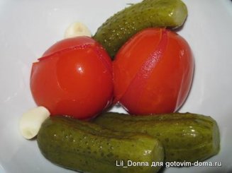 Быстрые маринованные помидоры