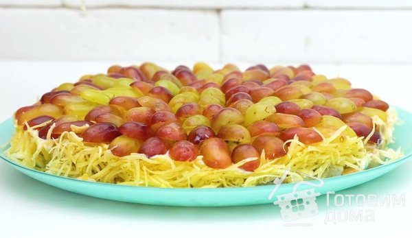 Салат Тиффани с курицей и виноградом фото к рецепту 4