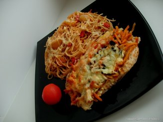 Куриное филе с корейской морковью и моцареллой