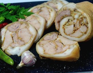 Рулет из свиной рульки