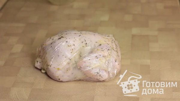 Нежная курица в духовке целиком в лимонном маринаде фото к рецепту 2