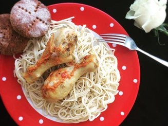 Курица в розовом соусе