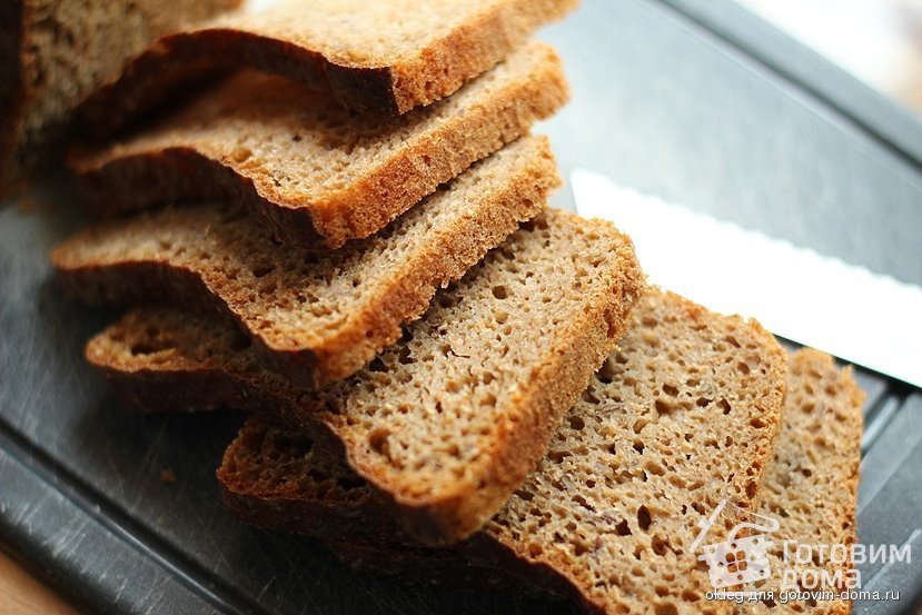 Хлеб дарницкий в духовке в домашних. Хлеб с изюмом Дарницкий. Дарницкий хлеб рецепт. Хлеб Дарницкий рецепт в духовке.