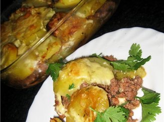 Картофель с фаршем запеченные под сыром