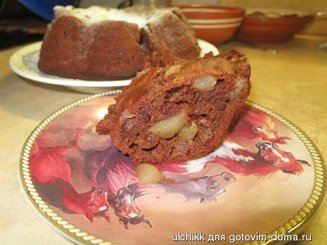 Шоколадный кекс с грушами