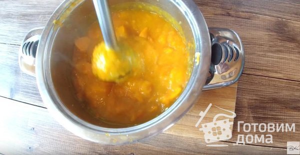 Тыквенный крем суп со сливками, кальмаром и семечками фото к рецепту 2