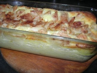 Нежный творожный пудинг с грушами и корицей