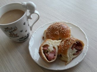Булочки с сосиской. Китайская кухня.