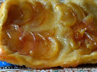 Милопита (яблочный пирог)