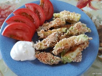 Кабачковые пальчики в кунжуте
