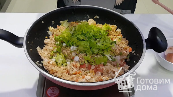 Као пад гай (Khao Pad Gai) Тайский жареный рис с курицей фото к рецепту 9
