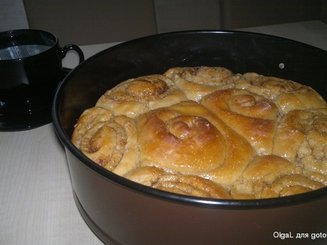 Сахарные булочки с медовой глазурью "Roulé au miel"