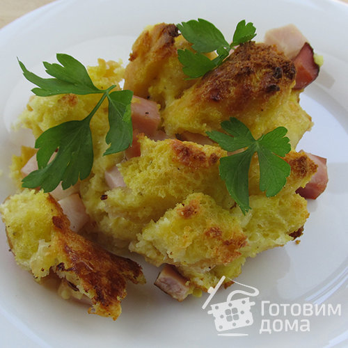 Хлебный пирог с ветчиной и сыром