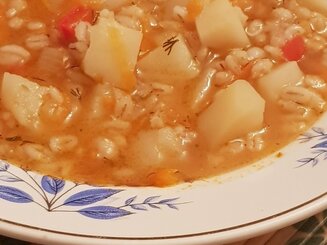Густой суп "Прованс" с картофелем, перловкой и помидорами