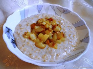 Овсянка с карамелизированной грушей