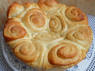 Сахарные булочки с медовой глазурью "Roulé au miel"