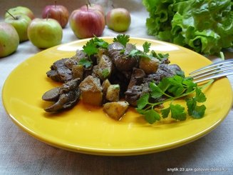 Куриная печень с яблоками