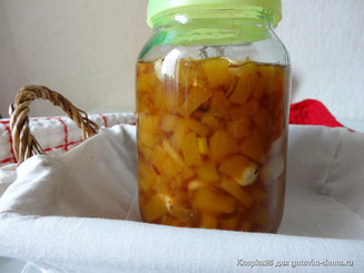 Варенье из персиков с орешками и мёдом