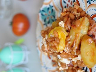 Запечённая фасоль с яйцом