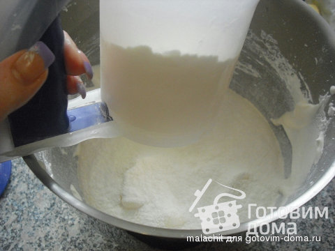Нежный, воздушный бисквит (с добавлением молока) фото к рецепту 11