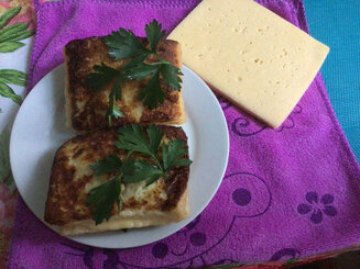 Сырные гренки на сковороде