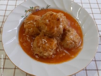 Кюфтета яхния (тефтели с рисом)