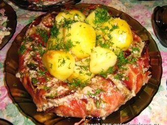 Рулет мясной "Праздничное кольцо"