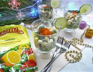 Салат- коктейль с креветками, авокадо и мини- кукурузой