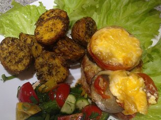 Отбивные с баклажаном и сыром