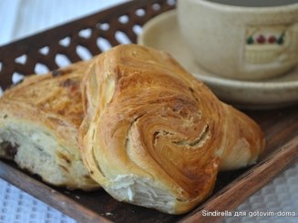 Булочки из дрожжевого теста с изюмом (или без)
