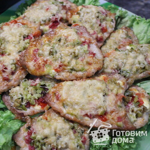 Отбивные из свинины как пицца