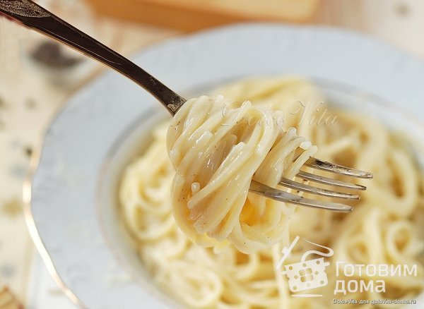 Spaghetti cacio e pepe - Спагетти с сыром и чёрным перцем фото к рецепту 2
