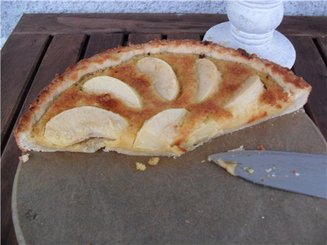 Марципановый тарт с яблоками