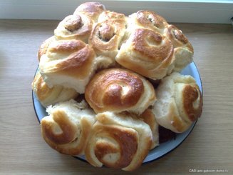 Булочки-бриоши с кремом патисьер