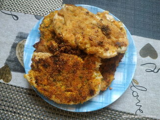 Куриные отбивные в морковной панировке
