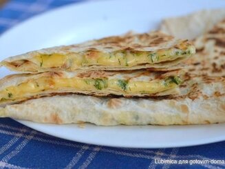 Ека или Горячая закуска из лаваша с сыром и зеленью