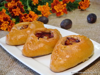 Открытые пирожки с сыром и зеленью