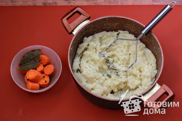 Kartoffelsuppe (немецкий картофельный суп с жареными колбасками) фото к рецепту 4