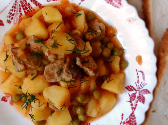 Мясное рагу, которое готовится само по себе