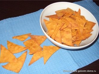 Кукурузные чипсы "Начос"
