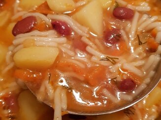 Овощной суп с чесноком и базиликом