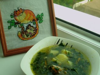 Куриный суп со свежей крапивой