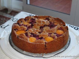 Ореховый пирог с абрикосами