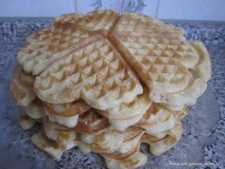 Дрожжевые вафли на завтрак
